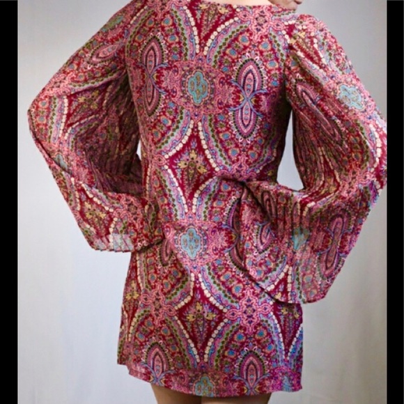 NWT FIRE Los Angeles Dress Womens XS Red Floral Boho Flare Sleeves Groovy $110 - Picture 4 of 7